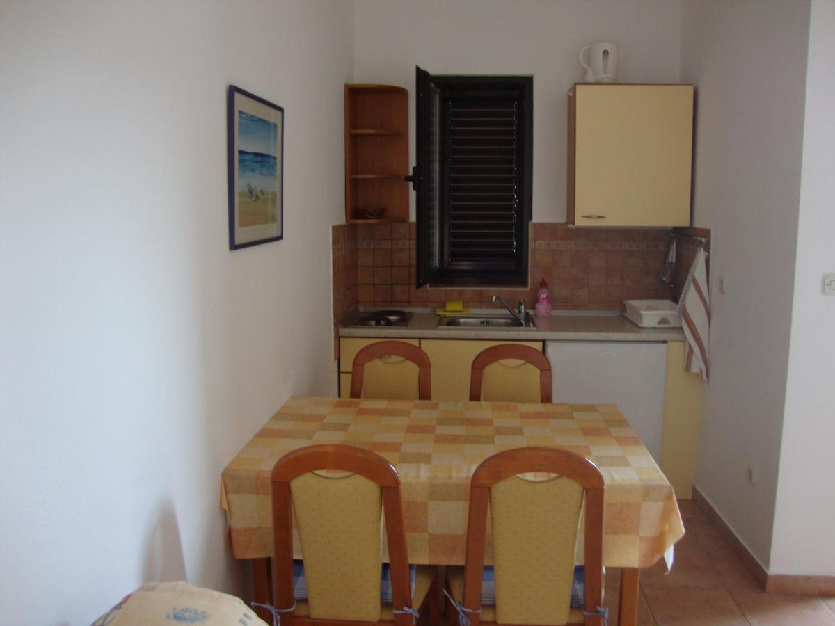 Apartmani Lavanda Pag Town Room photo